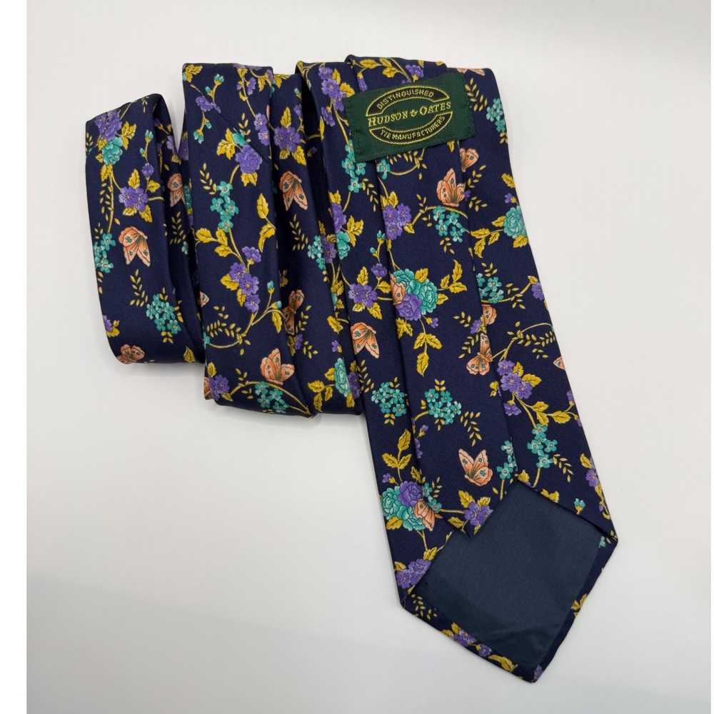 Hudson & Oates Silk Tie OS Navy Blue Floral Butterfly Botanical Vintage Preppy - Picture 3 of 7